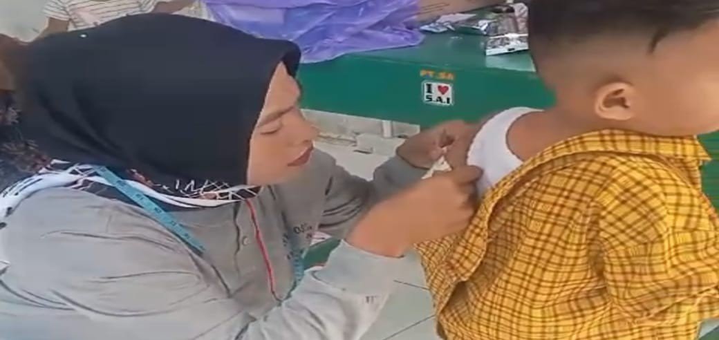 Kegiatan Posyandu Mawar 1 dalam Rangkah kesehatan pada anak di desa sangkir indah